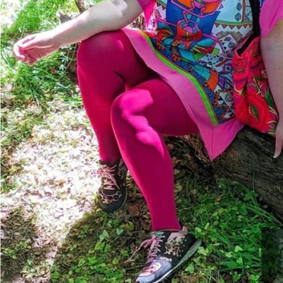 Ladies Opague Raspberry Tights - BRAND NEW Size G - Picture 2 of 5